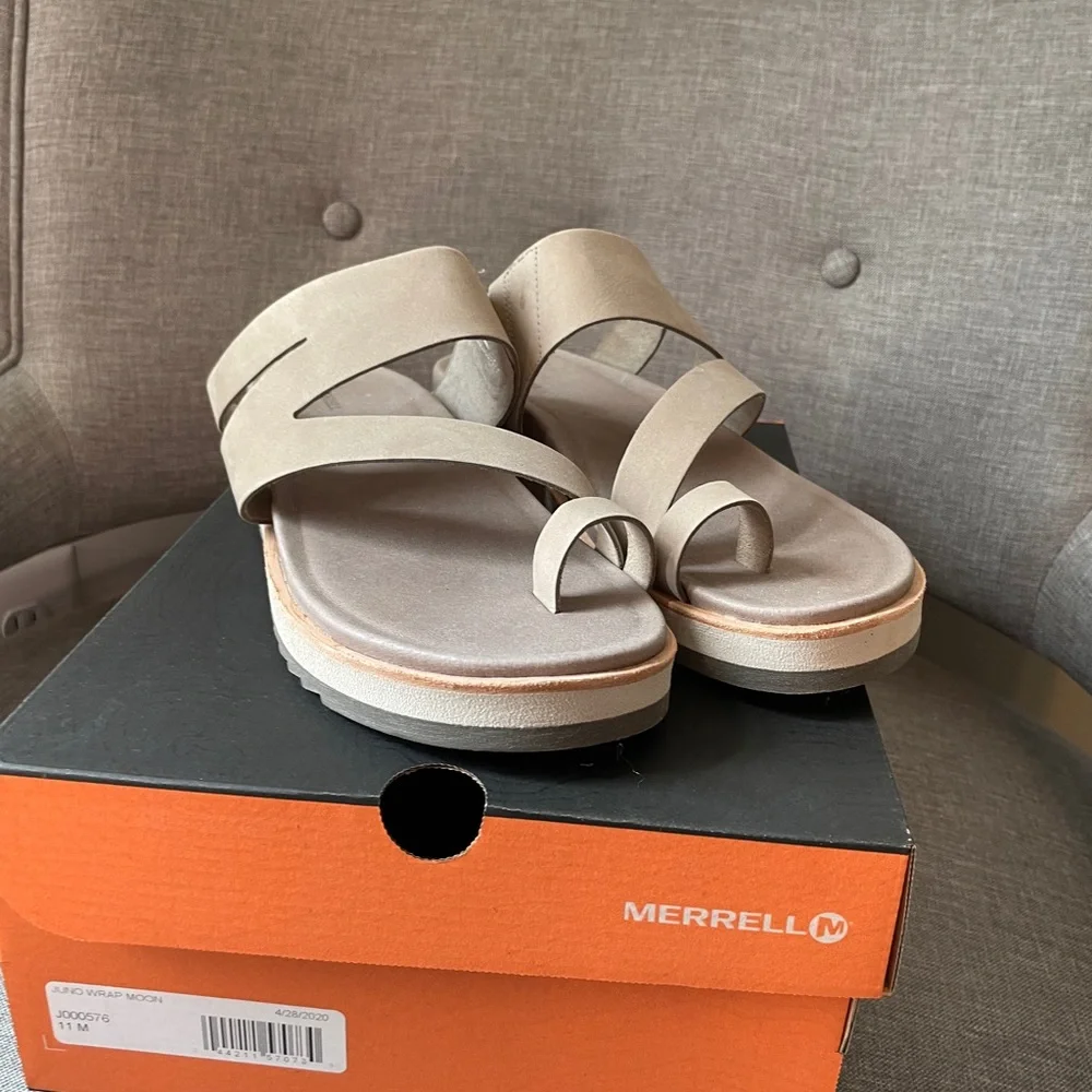 Merrell Sandals - Picture 2 of 5